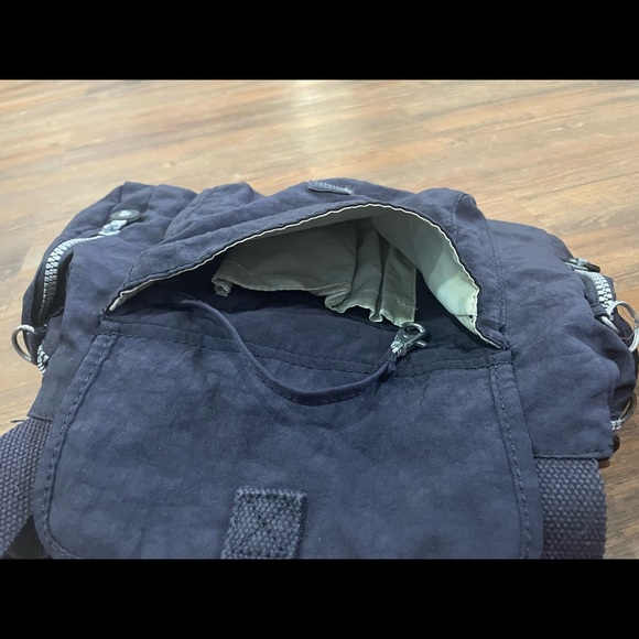 Kipling crossbody hand bag. Bluish purplish Color. Used - Picture 4 of 8